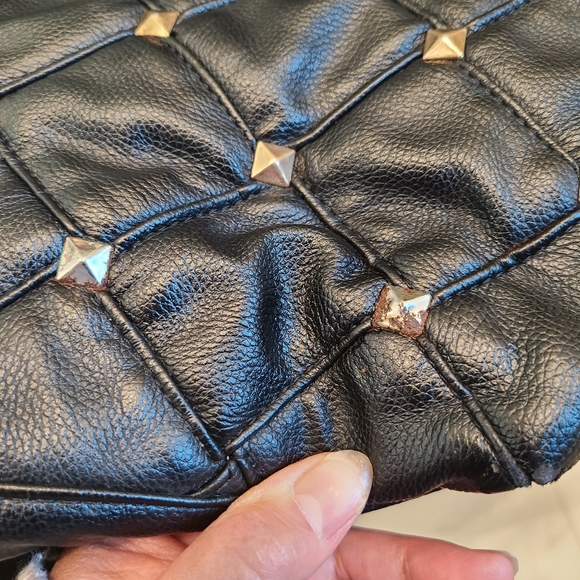 Bebe quilted  LargeTote bag/ Sz 10" height, 14" wide, 4.5 bottom wide - Picture 6 of 7